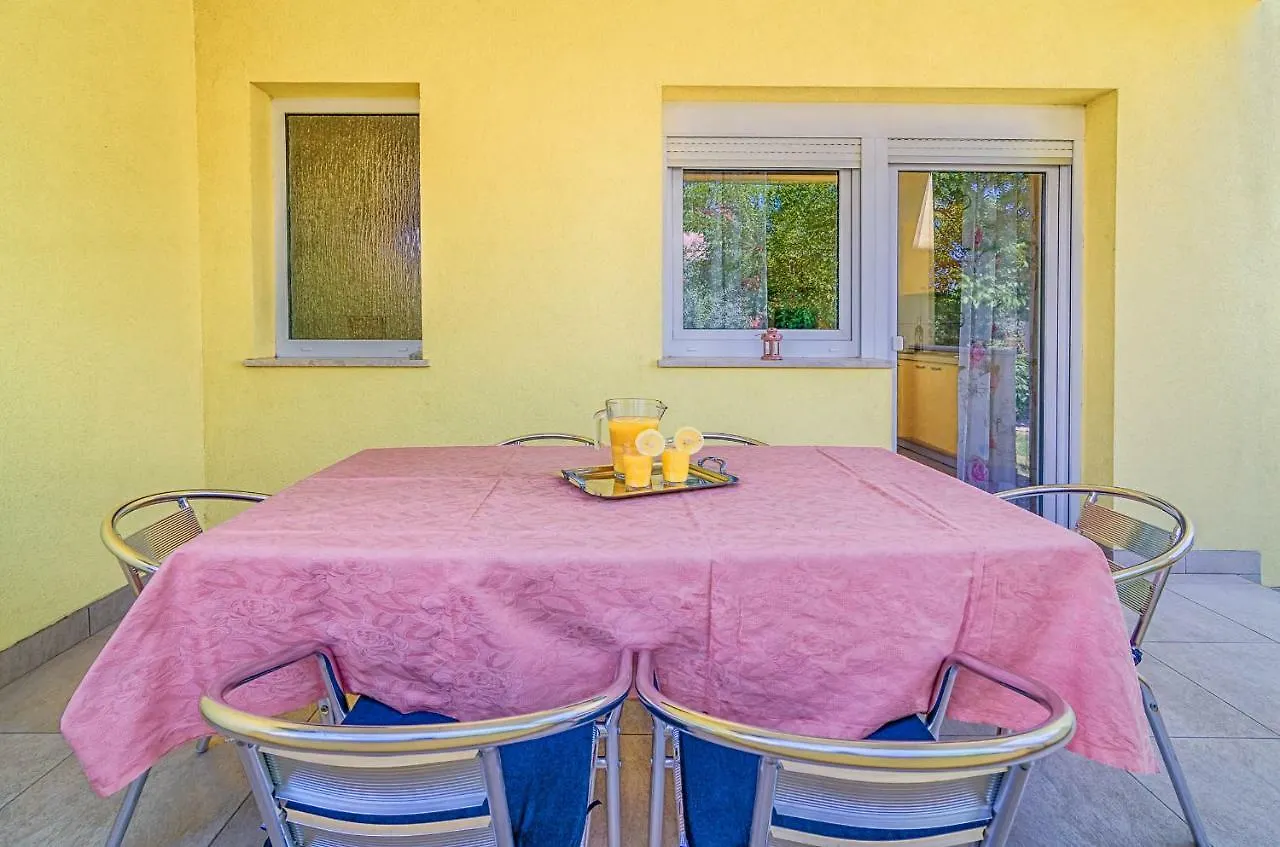 Apartmani Prodan 2 Fažana 0*,